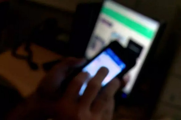 缩略图 | 加拿大12岁少年遭网络性勒索，开枪自杀身亡！