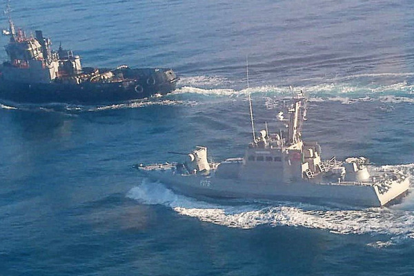 缩略图 | 俄罗斯开火夺船重击乌克兰 北约拒绝战争召唤
