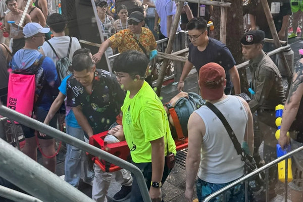 缩略图 | 【泰国泼水节】7天发生1242起交通事故，造成1200人受伤、242人死亡！