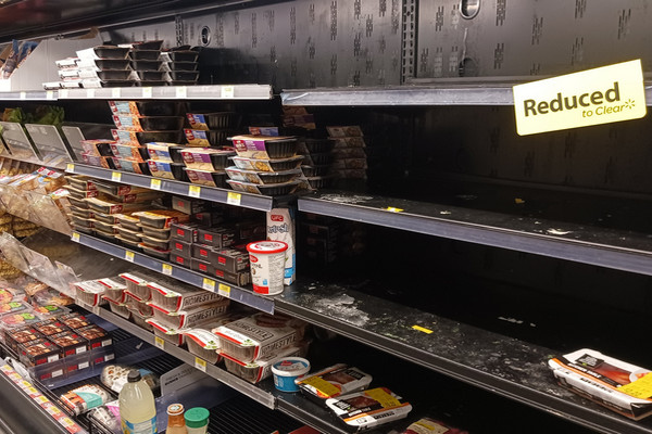 缩略图 | 家庭财务被吃饭压垮？过半加拿大人被迫借钱维持三餐，或减少餐食！