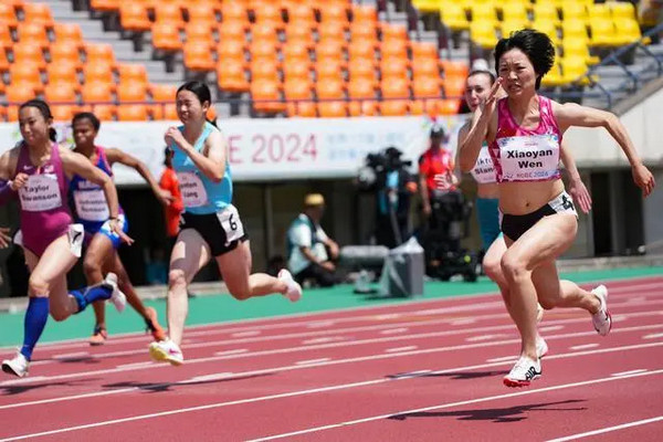 缩略图 | 中国女飞人刷新世界纪录夺冠，4天内收2金！