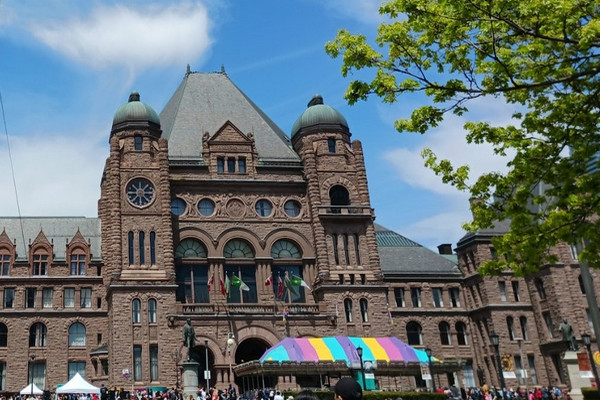 缩略图 | 留学生退潮冲击安省大学！3年亏损21亿，课程服务全面缩水！