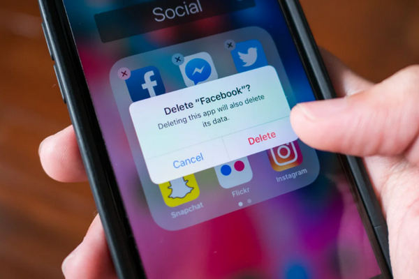 缩略图 | 加拿大人入境美国恐被查手机，千万别删光社交媒体APP！