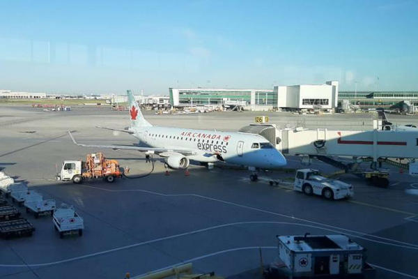 缩略图 | 男子乘航班回加拿大，两件行李被收了超过400加元！