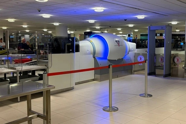 缩略图 | 加拿大机场安检升级：不用掏电脑，不用倒液体，速度快一倍！