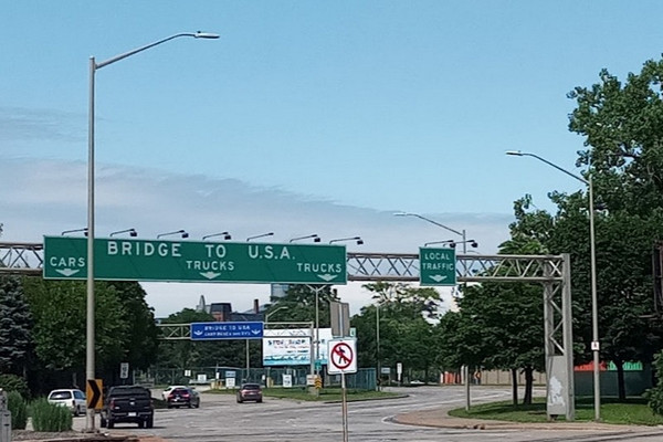 缩略图 | 赴美审查又加码！加拿大非公民入境美国将需提供5年社交媒体记录！