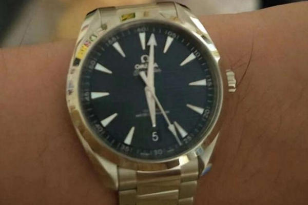 缩略图 | 从国外买块手表带回中国，海关竟要收税两万块！