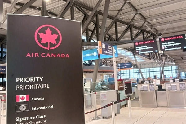 缩略图 | 离谱！加拿大机场重大事故：国际航班10名乘客没过海关直接入境！