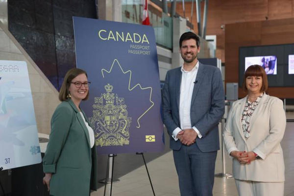 缩略图 | 加拿大新版护照设计揭幕，具备最先进安全功能