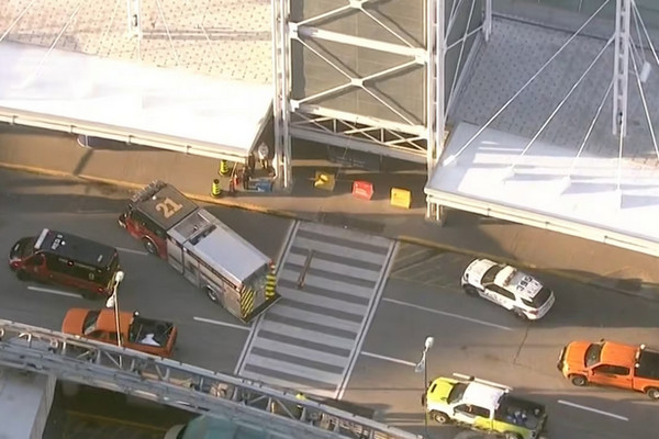 缩略图 | 多伦多国际机场机场突发：6车连撞，5名行人受伤，现场一度混乱！